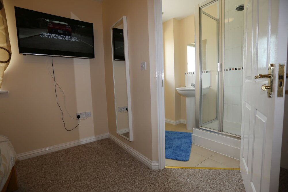 Фото Beautiful 4 beds Hillview House