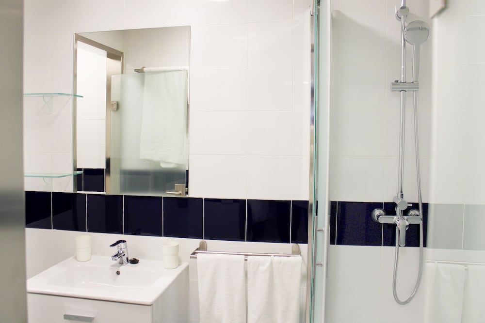 Фото Apartamentos Funway Hostel