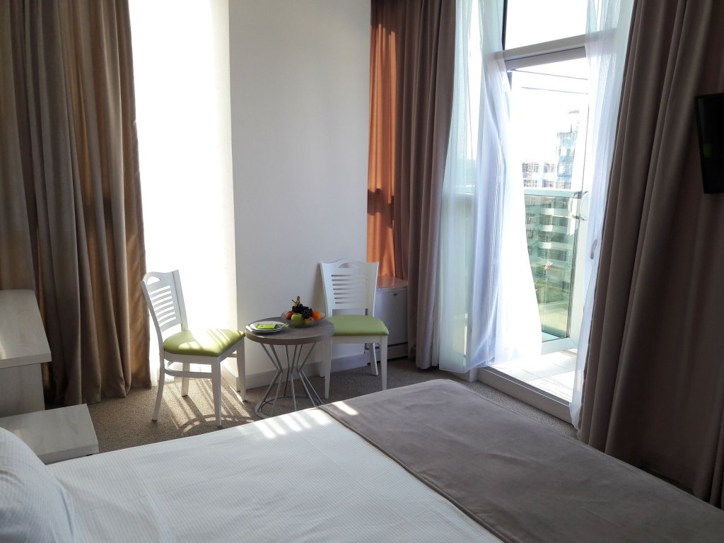 Фото Hotel Green Glass