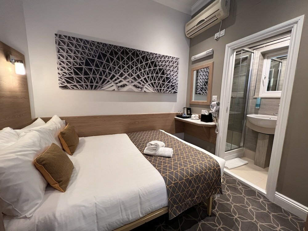 Фото The Suites- St Pancras Hotel Group