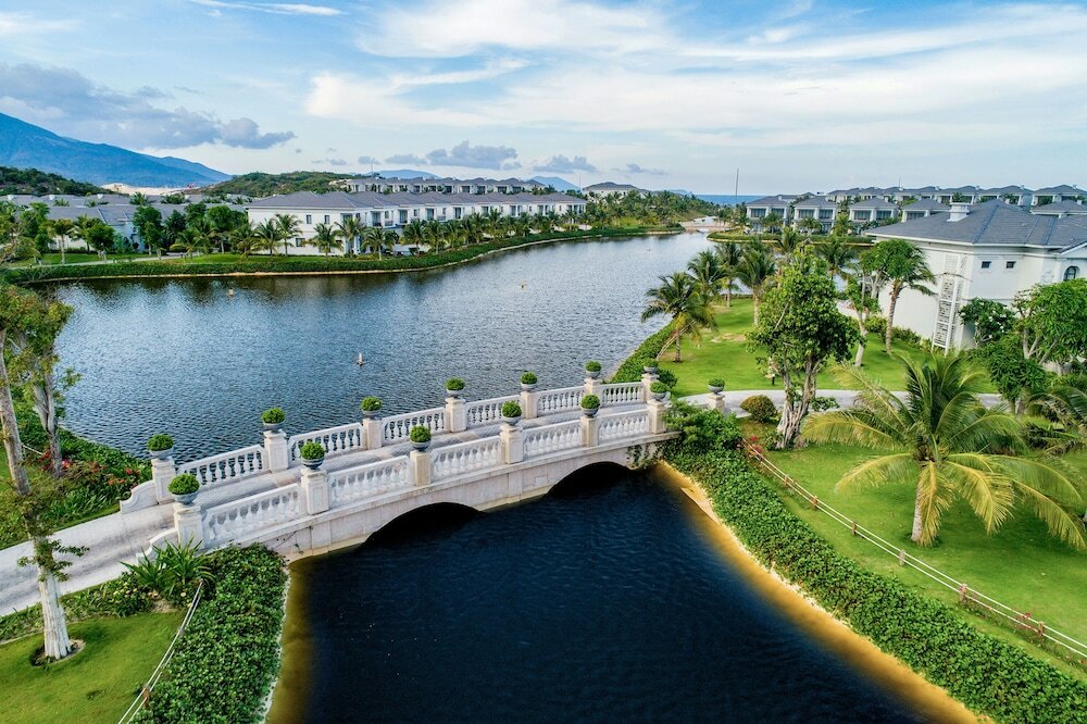 Фото Melia Vinpearl Cam Ranh Beach Resort