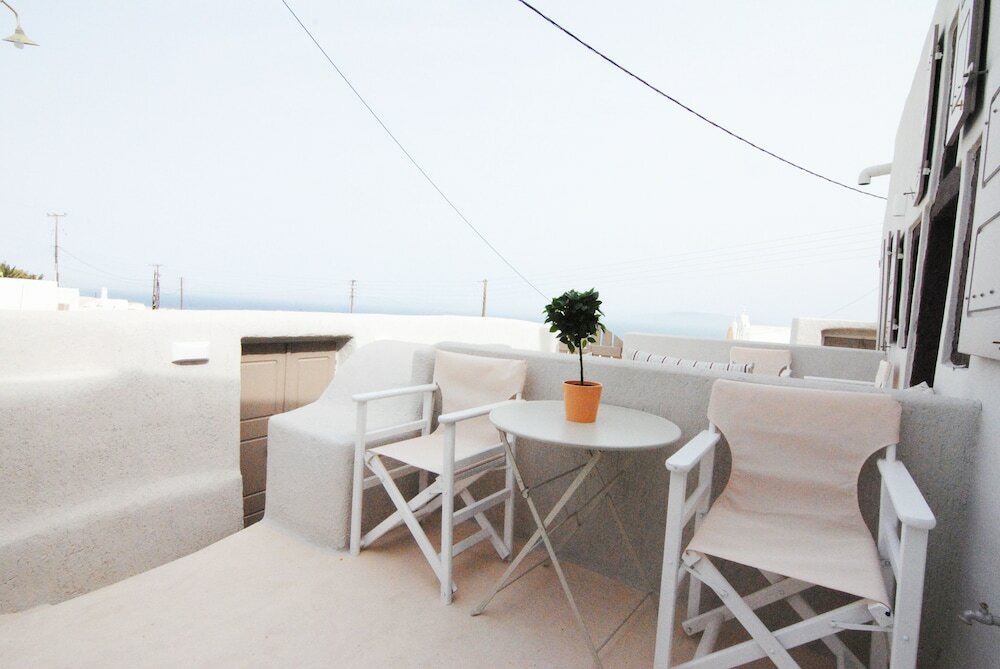 Фото White Grape Suites