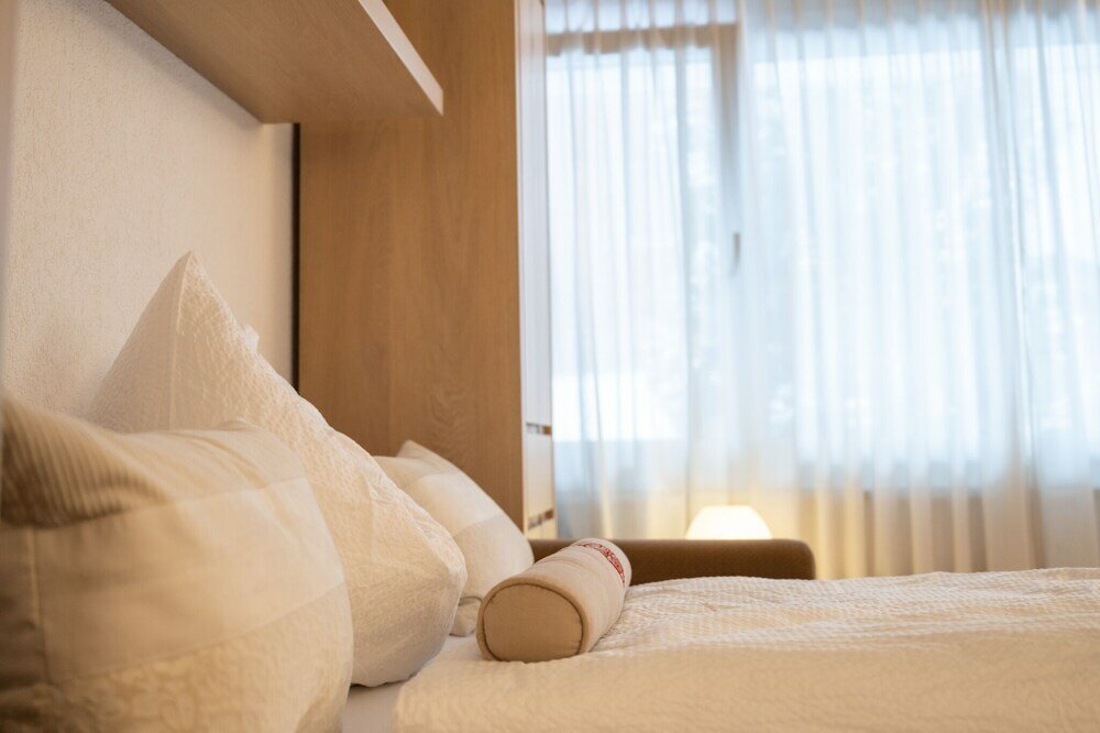 Фото Snowflake family apart. Ski in& out