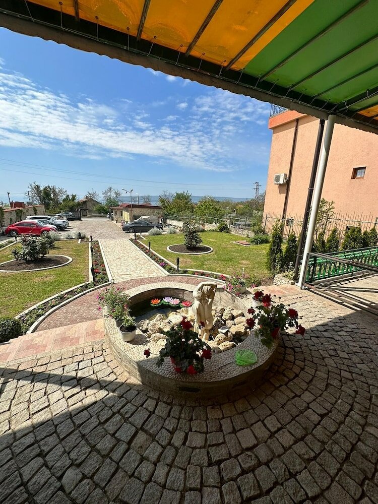 Фото Hayat Hotel Ltd