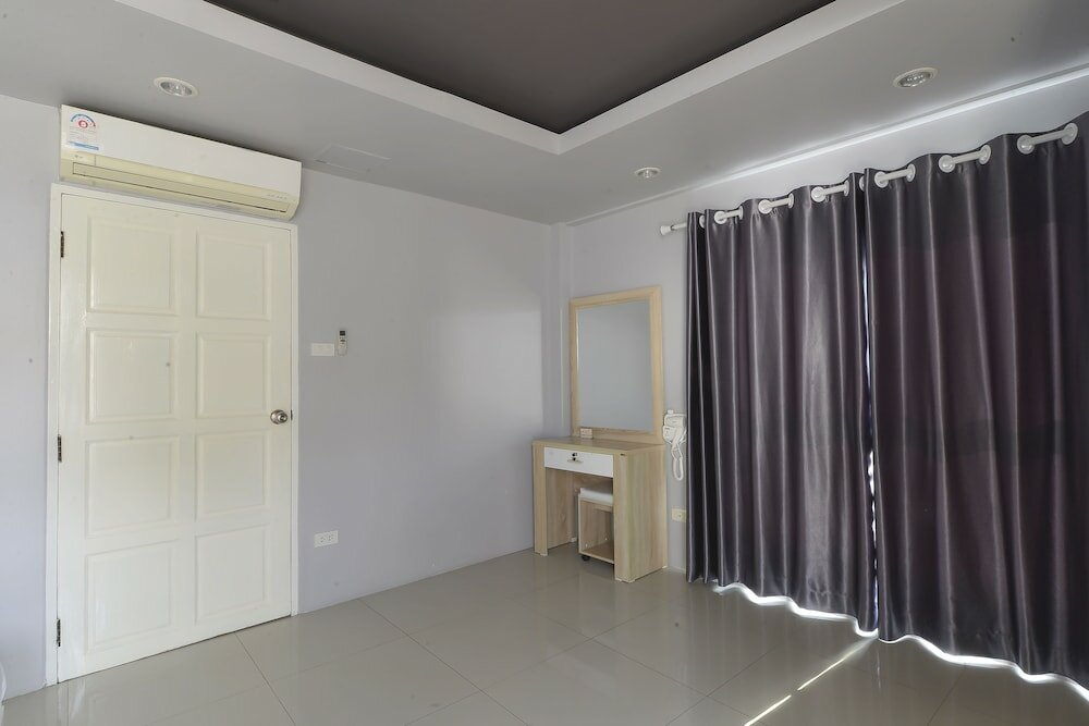 Фото Livit70's hotel & hostel