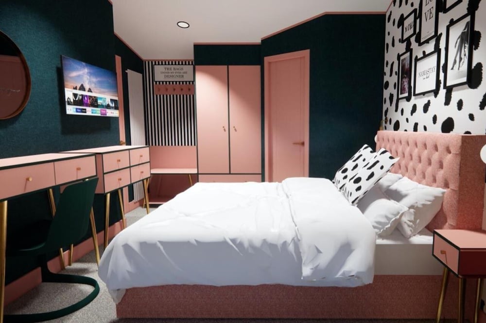 Фото Sandy Balls Holiday Village