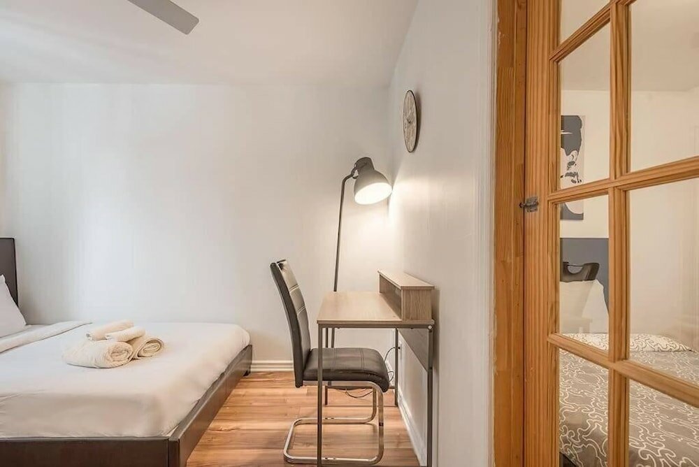 Фото Modest 4BedR Apt 5mins to ParcLaFontaine