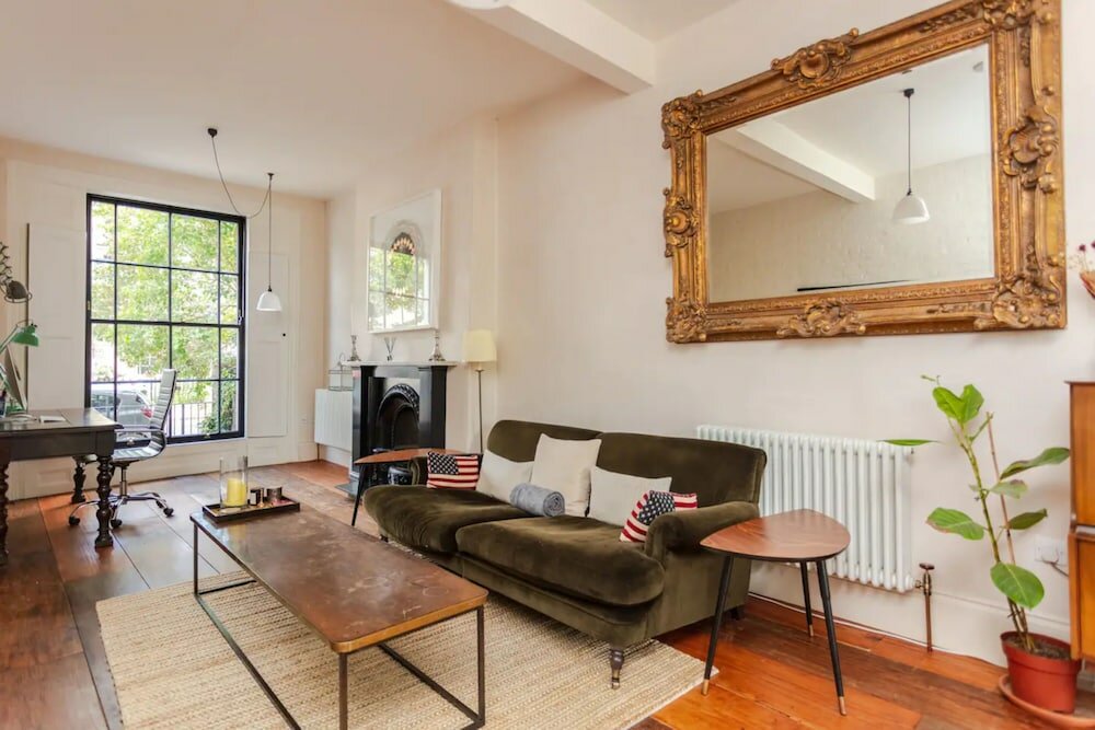 Фото Stunning 2 Bedroom House in Peaceful London Fields