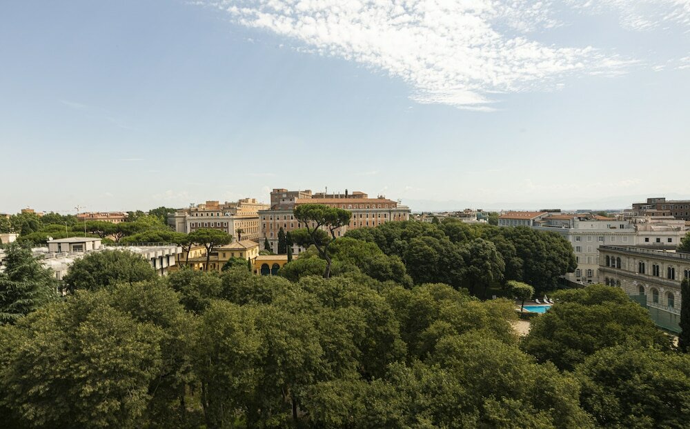 Фото Отель The Guardian