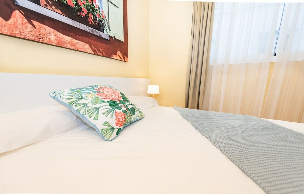 Фото Continental Suit Sky