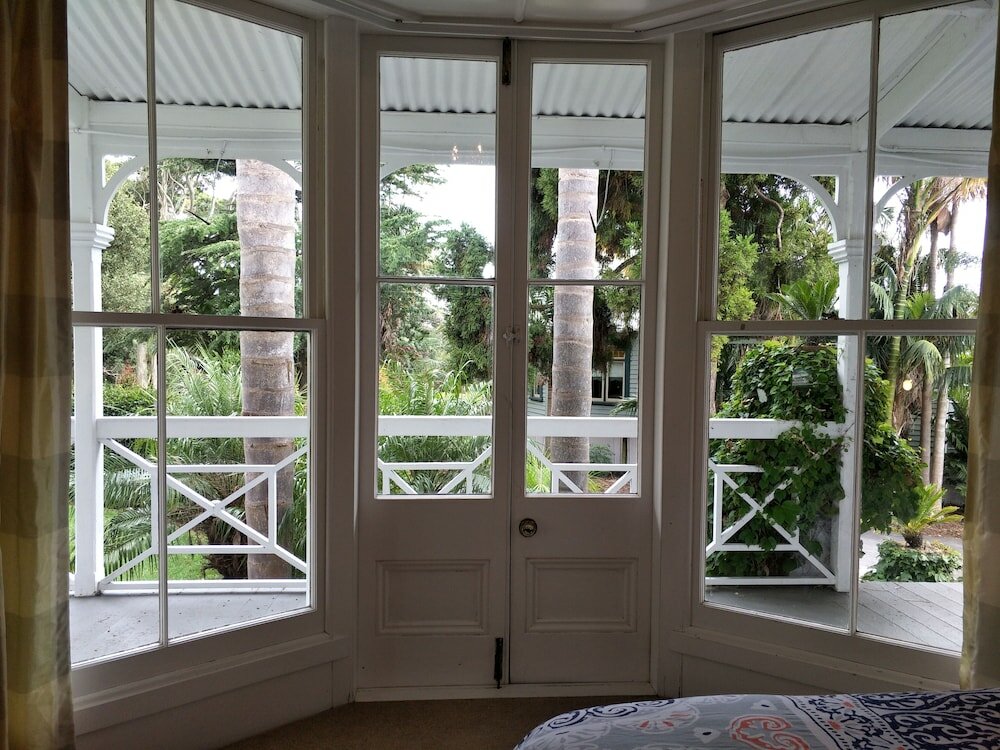 Фото Western Springs Villa