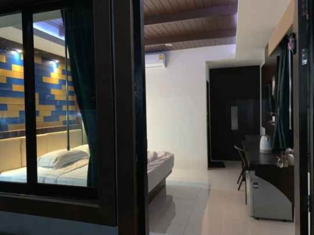 Фото Thalang Resort