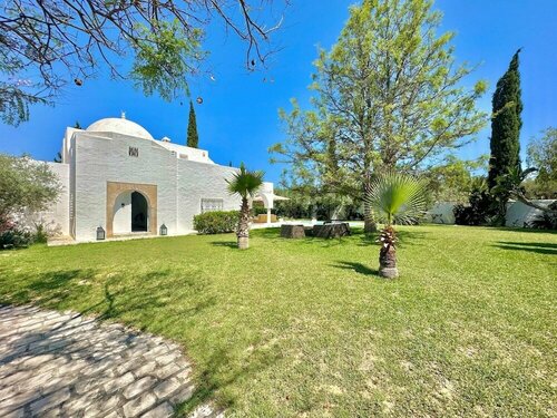 Гостиница Villa Plaisance Charme et qui Tude 5mn de la mer в Хаммамете