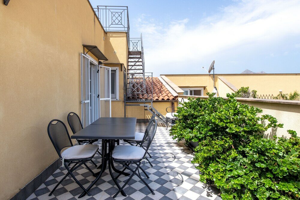 Фото Palazzo Castrofilippo Apartment by Wonderful Italy