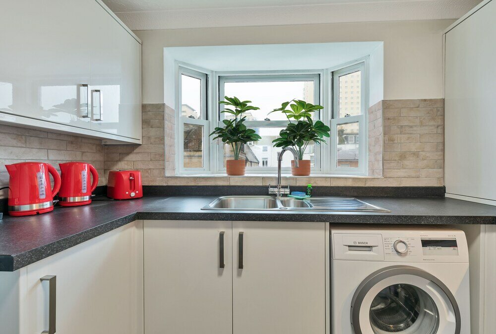 Фото Seabright Townhouse by My Getaways Parking for one car