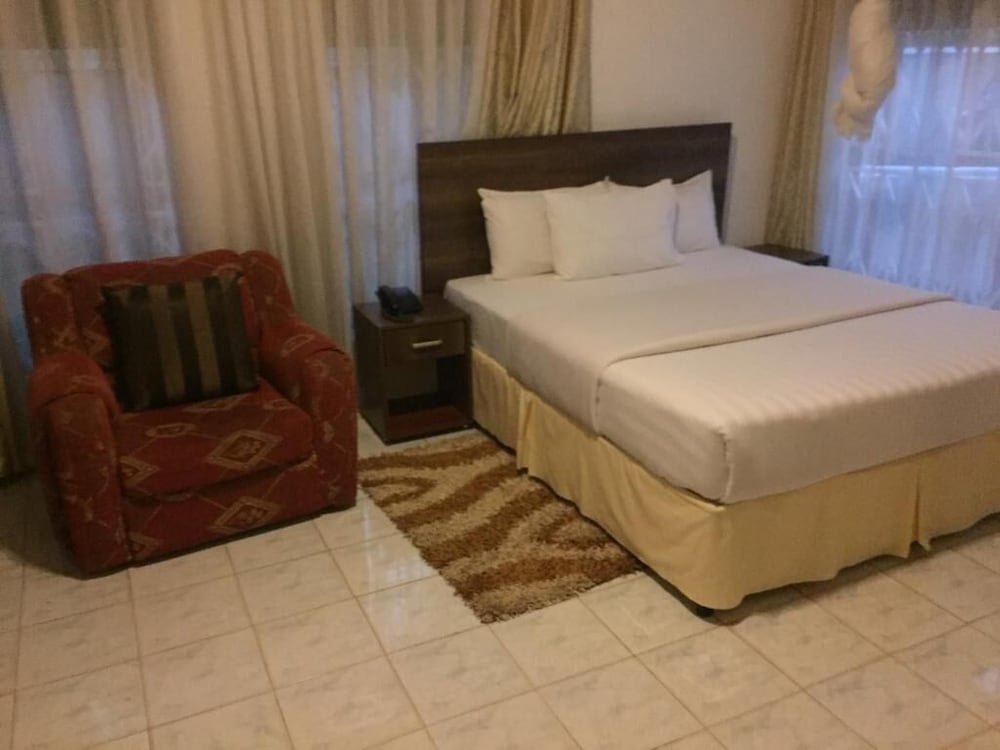 Фото Romalo Guesthouse