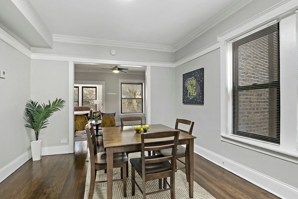 Фото 2br Comfy & Chic Sunnyside Apt near Shop