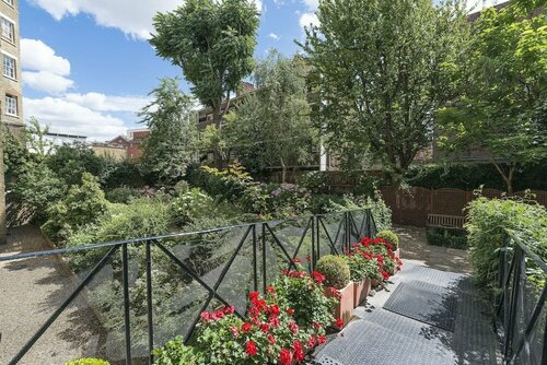 Гостиница Pelham Court Apartments в Лондоне