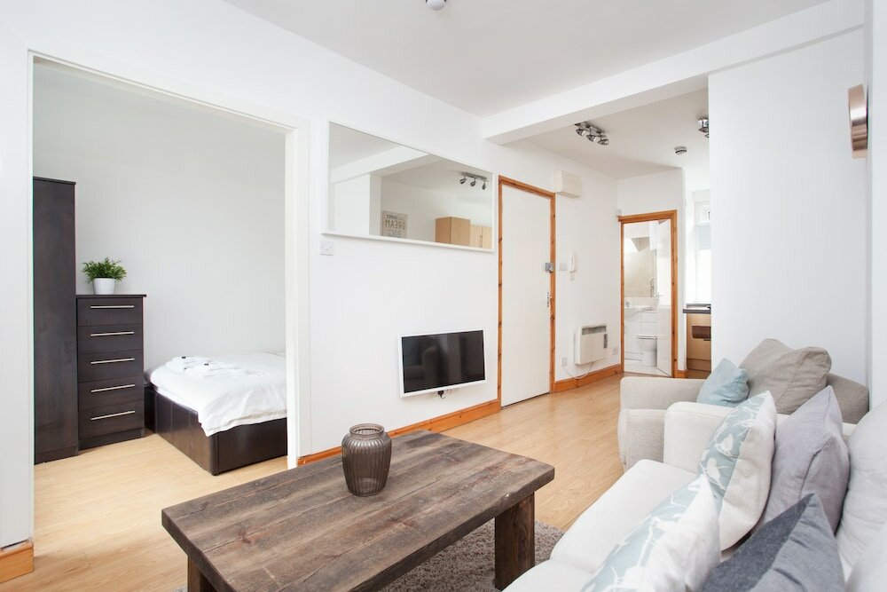 Фото Basic Apartment for Two Amazing Location