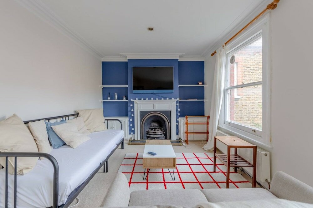 Фото Spacious and Serene 1 Bedroom Flat in Ravenscourt Park