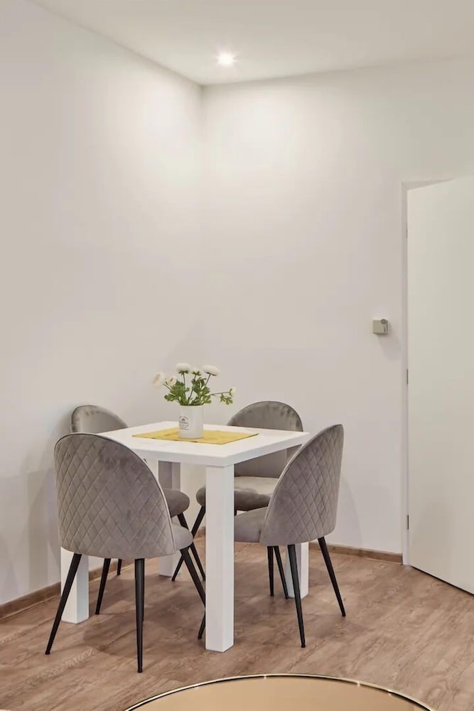 Фото Helen Homestay Zizkov