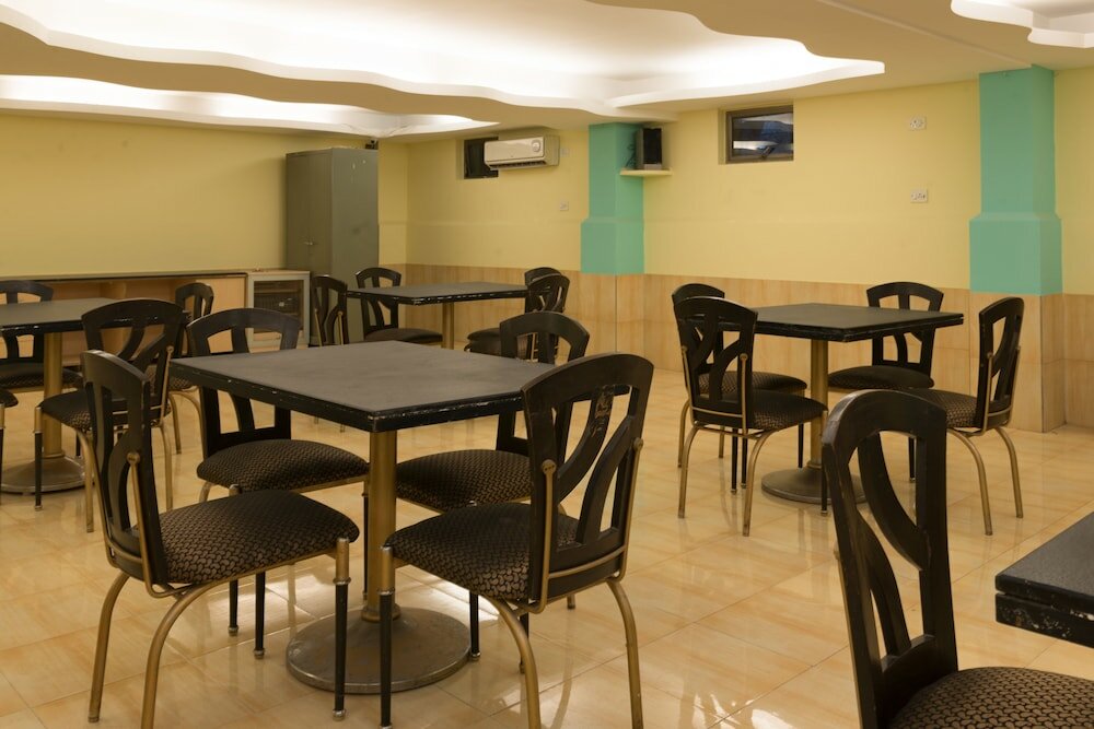 Фото Hotel Mint Salisbury Park