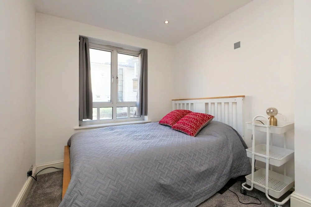 Фото Modern & Spacious 2bd Flat - Westbourne Park