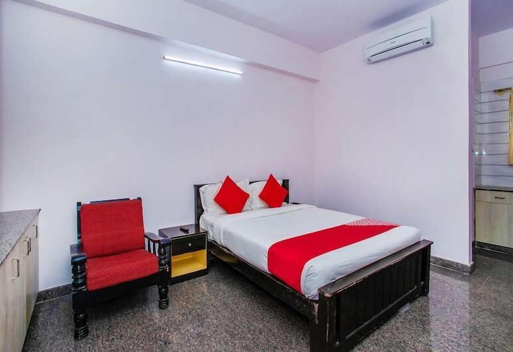 Фото Hotel G Grand by Urban Stay