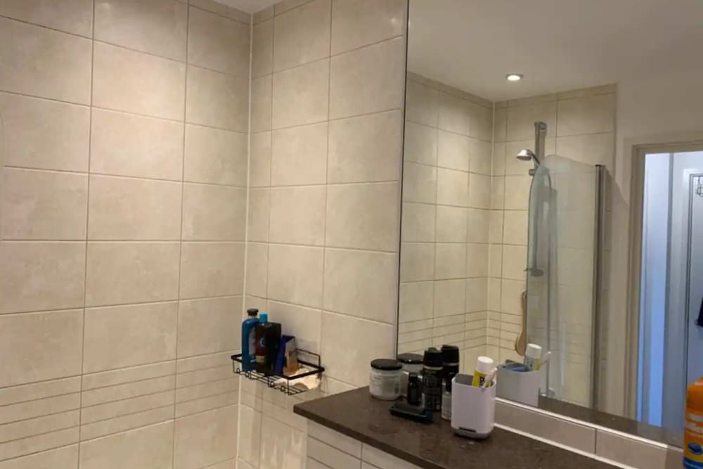 Фото Modern 1bd Flat With Balcony - Mile End