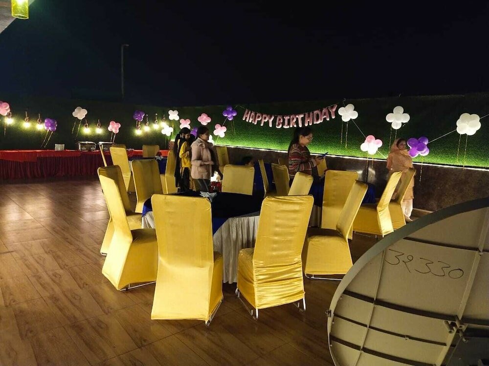 Фото Hotel Wti Airport