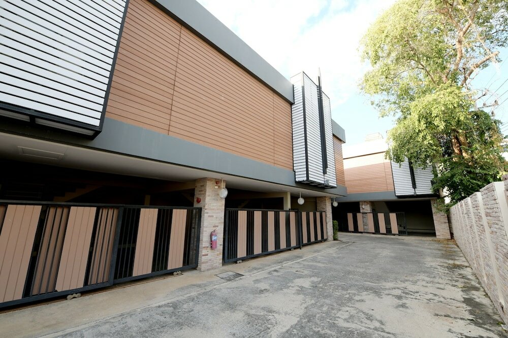 Фото Oyo 477 Sriracha Hotel And SPA