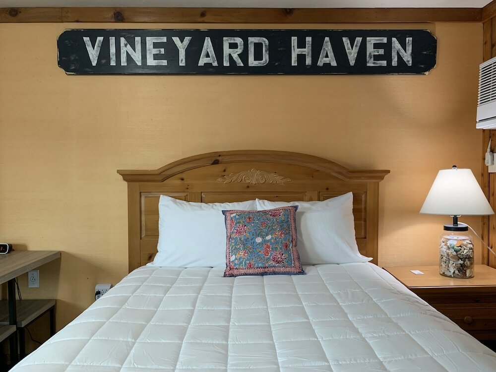 Фото Vineyard Harbor Motel