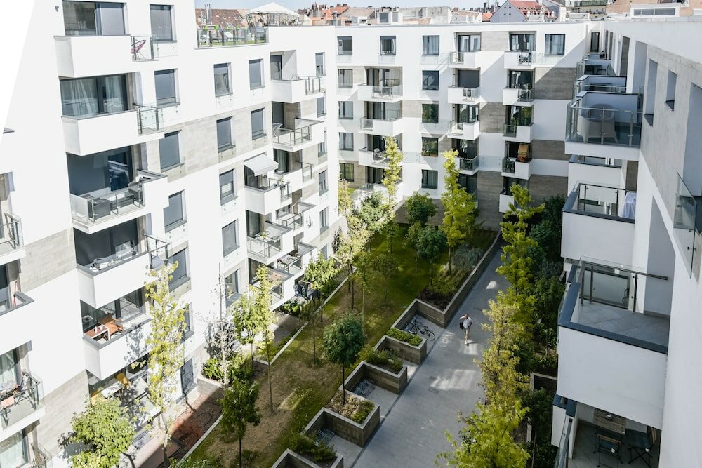 Фото Elisabeth Downtown Apartments by UrbanRent