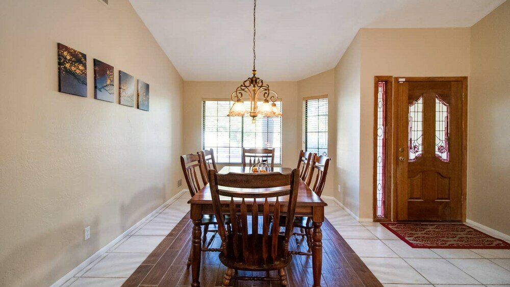 Фото North Phoenix 6 Bedroom With Guest House & Pool!