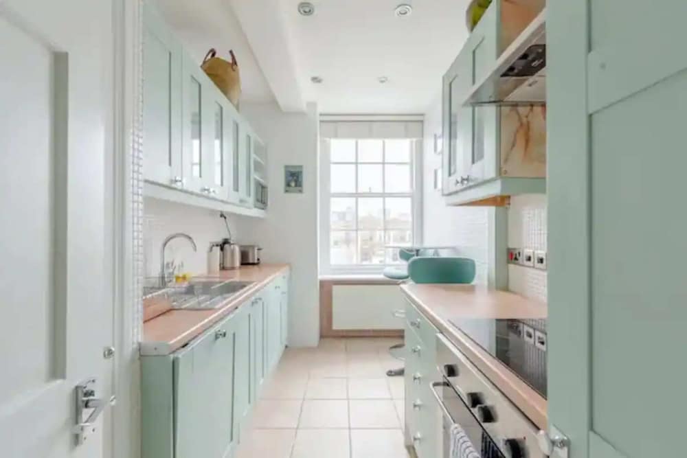 Фото Central and Spacious 2 Bedroom Flat in Kensington