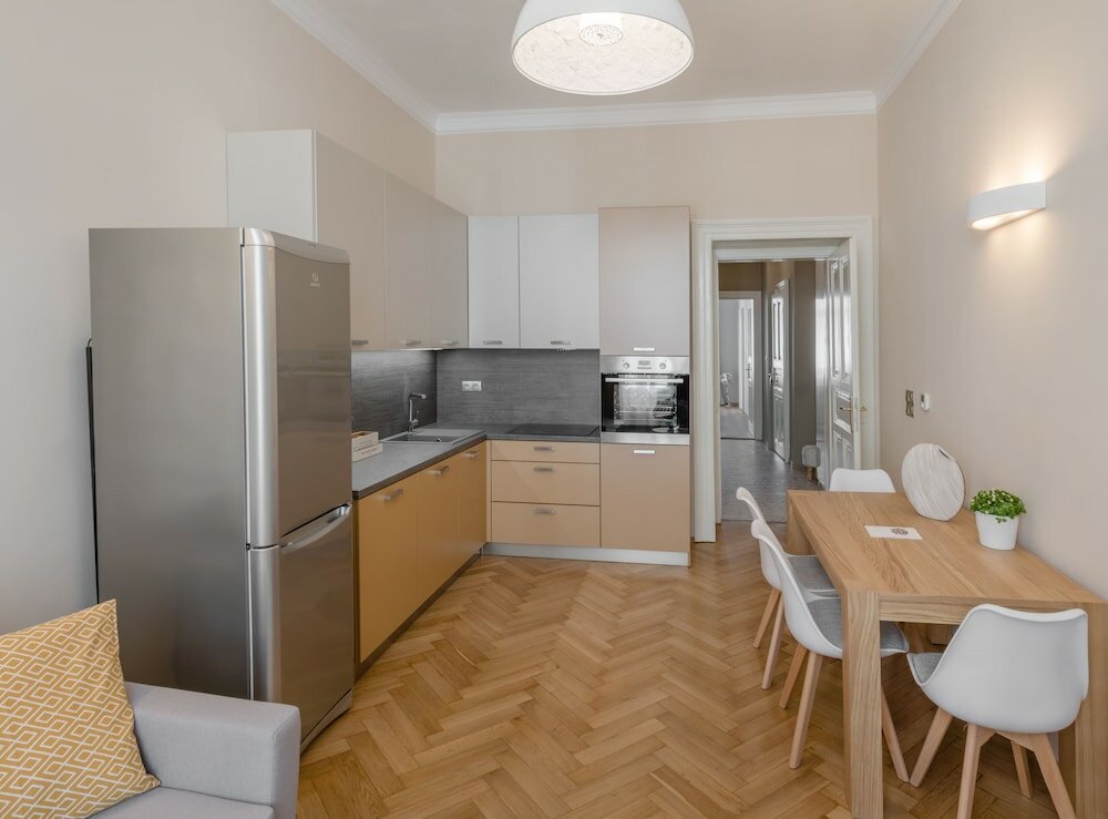 Фото Mordecai Twelve Apartments by Adrez Living