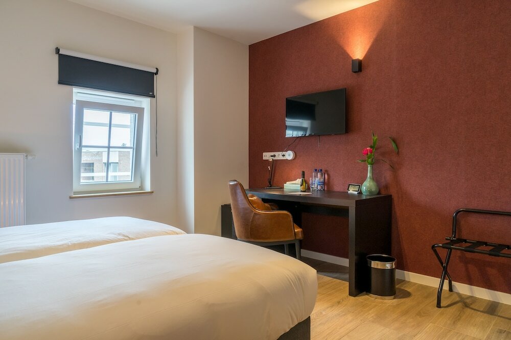 Фото Hotel Huron