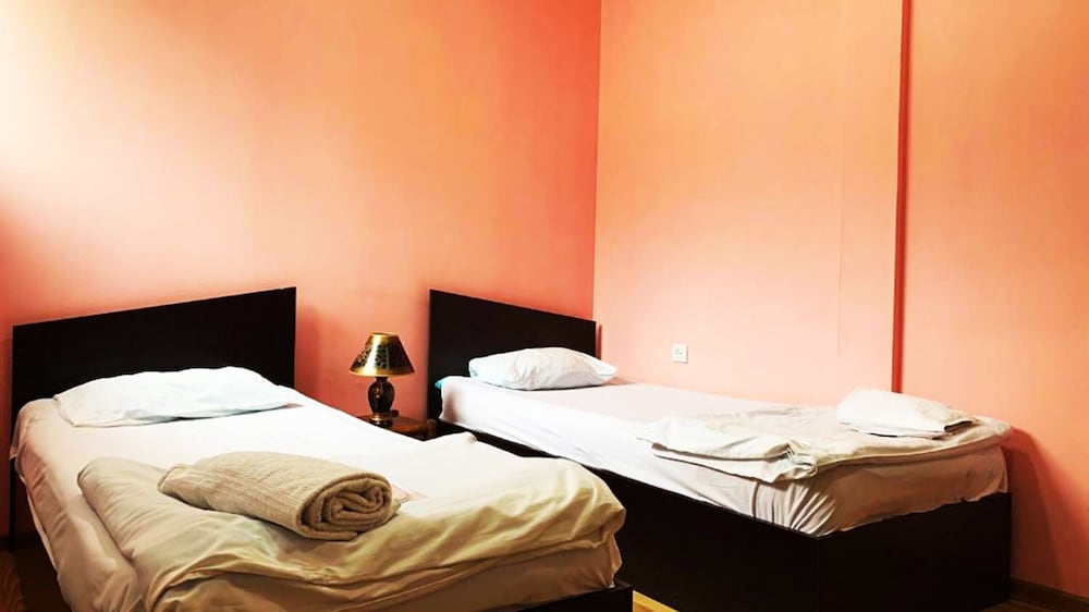 Фото Domino Yerevan Hostel and Tours