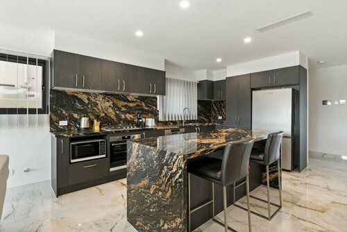 Гостиница Luxurious Waterfront Home в Голд-Кост