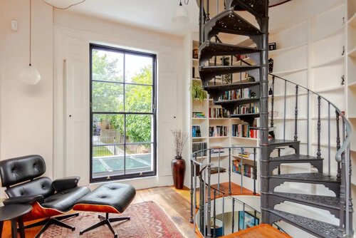 Гостиница Stunning 2 Bedroom House in Peaceful London Fields в Лондоне