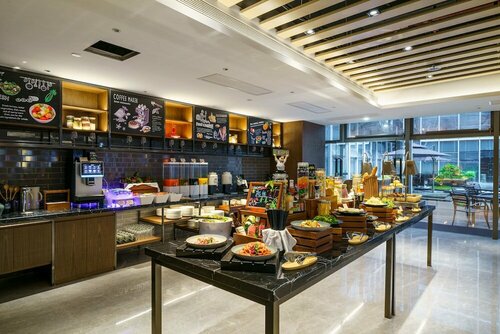 Гостиница UrCove by Hyatt Shenzhen Futian Cbd в Шэньчжэне