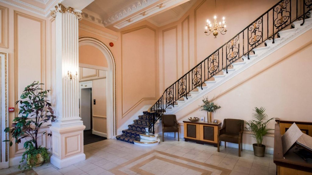 Фото Columbia Hotel