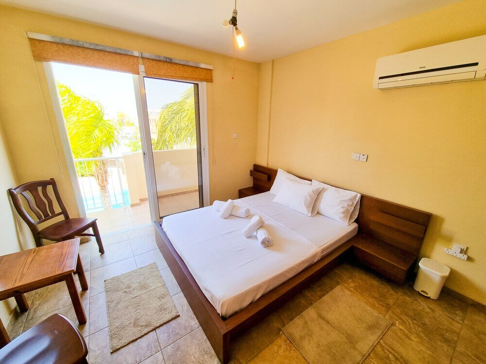 Фото Christina's Mezoneta