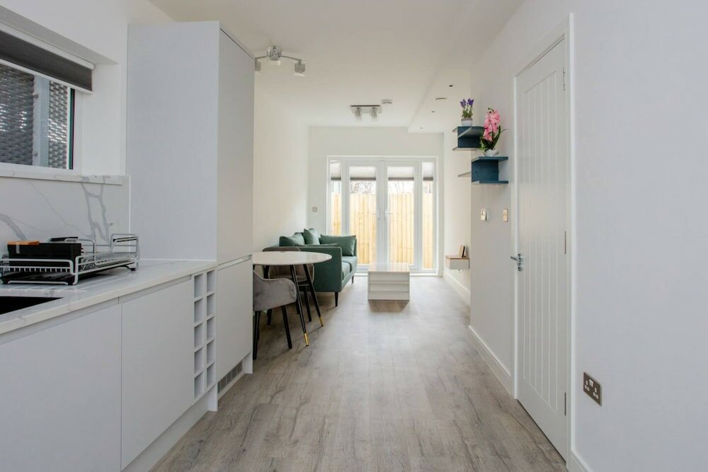 Фото Bright 1 Bedroom Apartment in West London