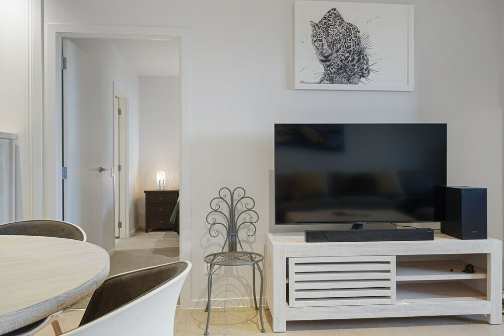 Фото Groovy Apt Close to Onehunga Mall Centre