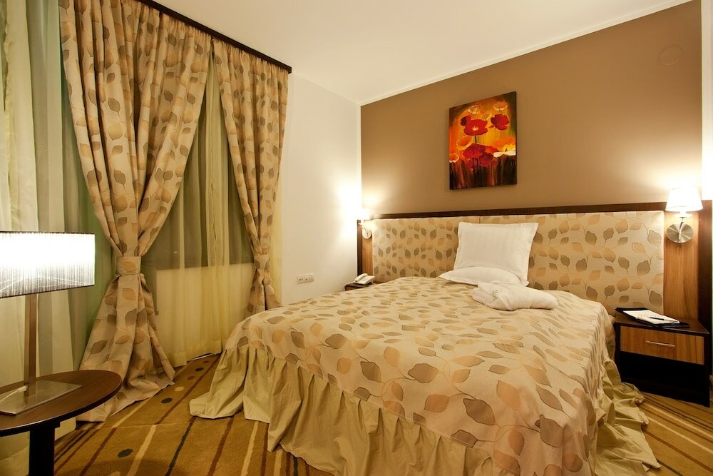 Фото Earth and People SPA Hotel Sofia