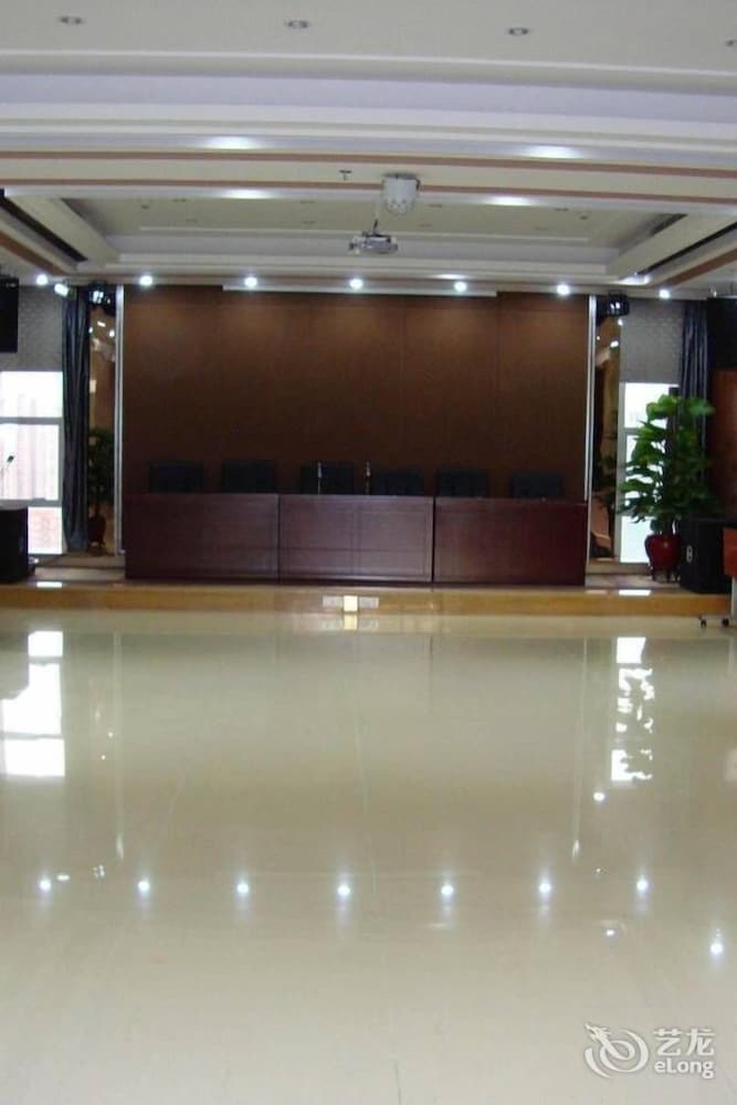 Фото Huaweida Hotel