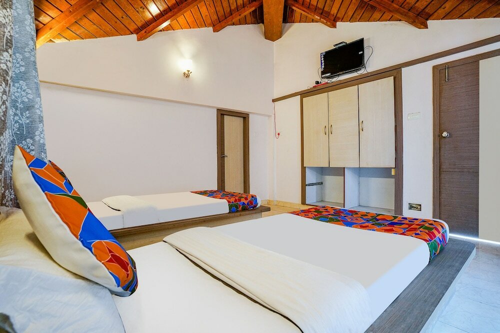 Фото Fabhotel Hi Way Resort