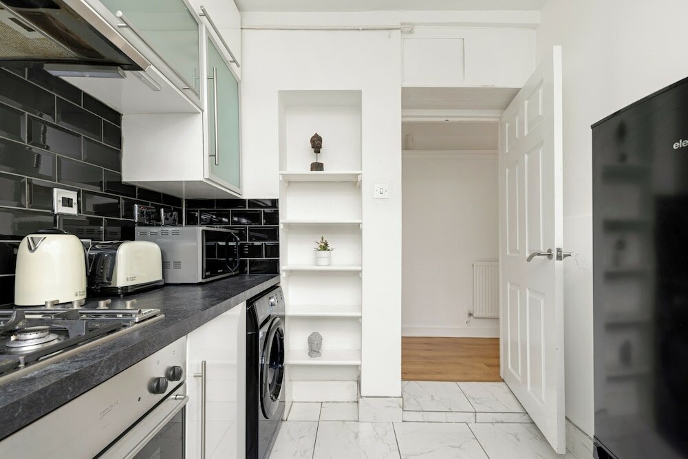 Фото The Bow Road Collection