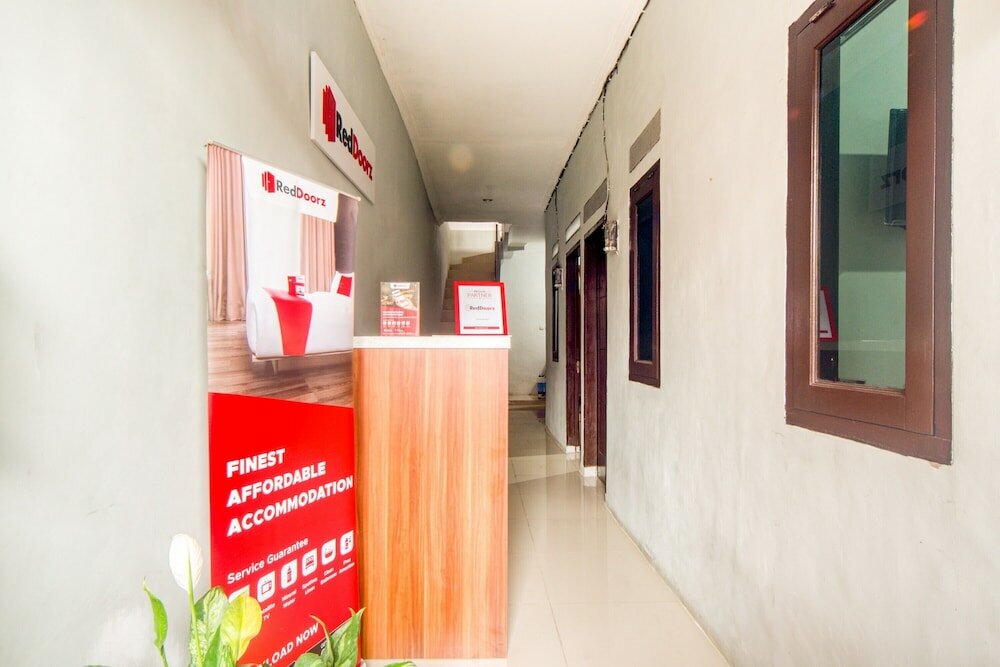 Фото RedDoorz near Graha Cijantung Mall
